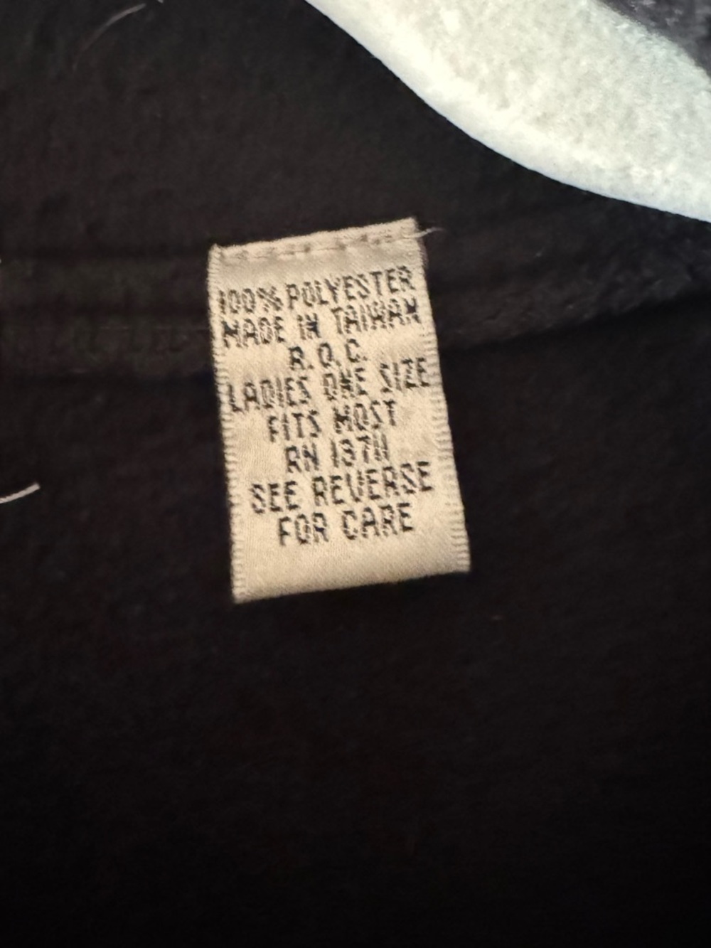 Amanda Smith Black Fleece Cape with Gold X-Accents - Picture 5 of 6